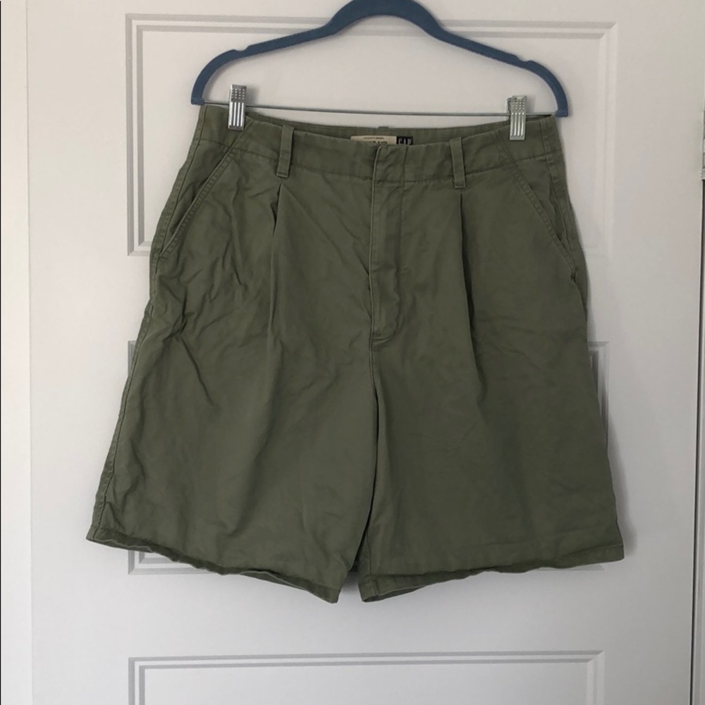 Khaki/Green Bermuda shorts